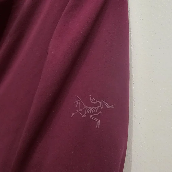 Arc'teryx PhaceAR Women's Burgundy Quarter-Zip Top - Picture 4 of 6